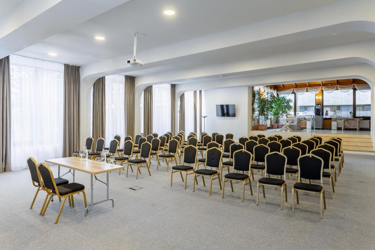 פרדיאל Eden Grand Resort מראה חיצוני תמונה