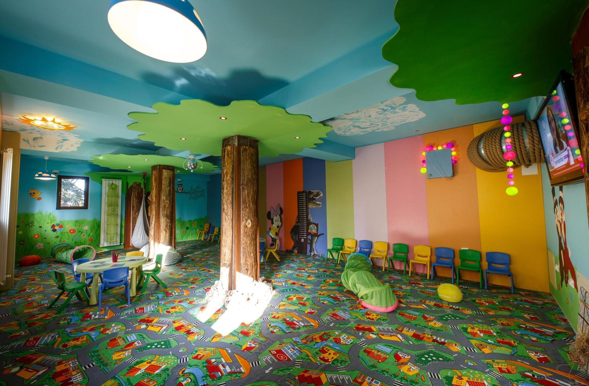 פרדיאל Eden Grand Resort מראה חיצוני תמונה
